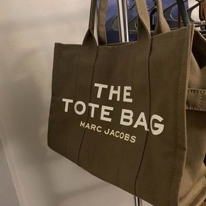 Marc jacobs the tote bag